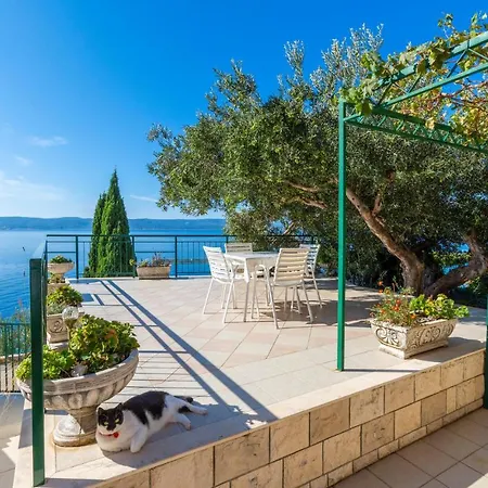 1 Bedroom Stunning In